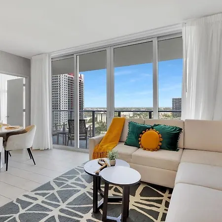 Bayview Luxury, 3Br Condo, Stunning Amenities